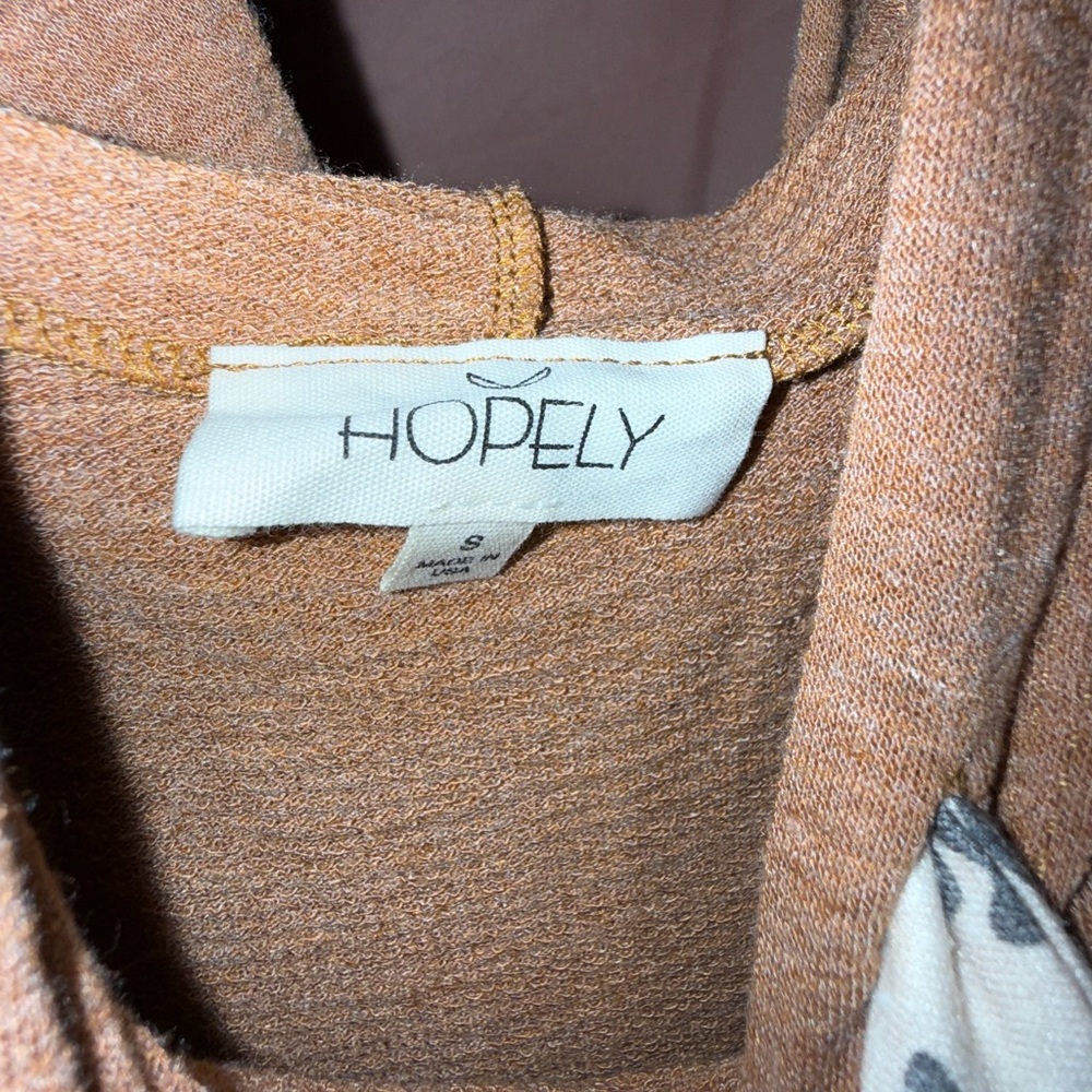 Hopely size small - Picture 2 of 2